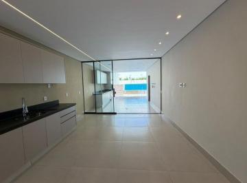 Casa de 3 quartos, Águas Claras · Condomínio JK Arniqueira | Térrea | Pé-Direito Duplo | Piscina | 3 Suítes
