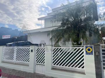 Casa · 216m² · 3 Quartos · 2 Vagas · Linda casa de alto padrão semi mobiliada no bairro São Luiz