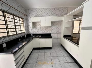 Casa · 180m² · 3 Quartos · 2 Vagas · Casa para Venda – Conforto e praticidade em um só lugar!