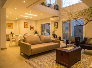 Casa · 239m² · 2 Quartos · 3 Vagas · Casa em condomínio Alto Padrão com 3 suítes, 3 vagas garagem em Novo Hamburgo