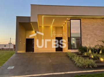 Casa · 198m² · 4 Quartos · 4 Vagas · Vendo casa térrea no Jardins Nápoles, 4 quartos e 3 suítes