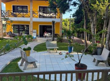 Casa · 230m² · 4 Quartos · 2 Vagas ·
Casa pra venda em Aldeia com 4 suítes - km 18