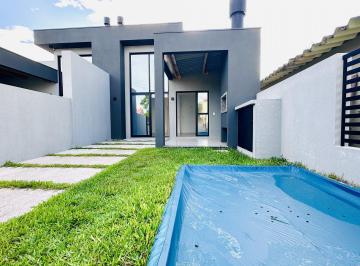 Casa · 71m² · 2 Quartos · 
                                Geminada à 300 metros do mar 
                            