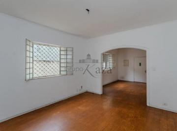 Casa · 588m² · 2 Quartos · 8 Vagas · Casa vintage no bairro do Pacaembu - 300m