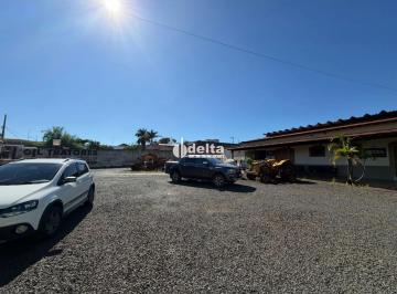 Comercial · 3000m² · Área disponível para locação e venda no bairro Martins em Uberlândia-MG