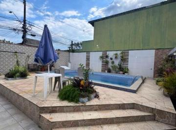 Casa · 167m² · 4 Quartos · 3 Vagas · Excelente casa isolada de 4 dormitórios e Piscina no Tude Bastos