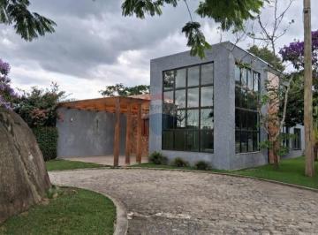 Casa · 3333m² · 2 Quartos · 15 Vagas · Refúgio Moderno em Santana de Parnaíba!