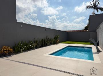 Casa · 172m² · 3 Quartos · 2 Vagas · Casa no Santo Antônio com 3 suítes e Piscina