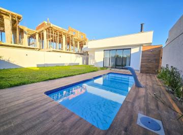 Casa · 182m² · 3 Quartos · 4 Vagas · Casa Alto Padrão Única no Terreno, 3 dormitórios, em Itajuba