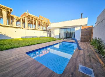 Casa · 182m² · 3 Quartos · 4 Vagas · Casa Alto Padrão Única no Terreno, 3 dormitórios, em Itajuba
