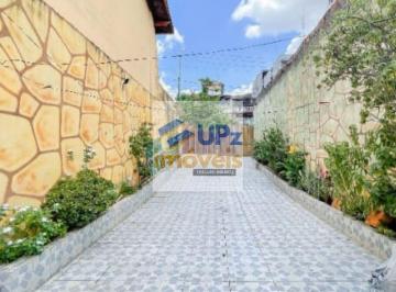 Casa · 250m² · 4 Quartos · 4 Vagas · Casa á venda com 4 dorms sendo 1 suíte, edícula, 4 vagas no Jardim Roberto em Osasco-SP