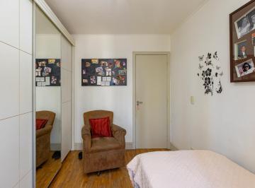 fbc9a3ec-5d85-4e55-b837-b749fc31ce21 · Casa no condomínio Town House para venda com 3 quartos, sendo 1 suíte, 107m²