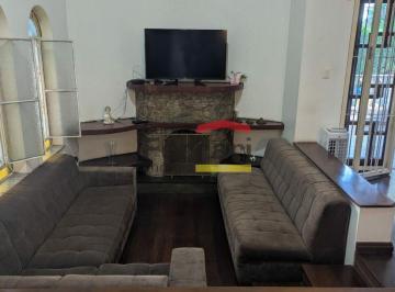Casa · 239m² · 4 Quartos · 3 Vagas · Sobrado região Jrd. Consolata