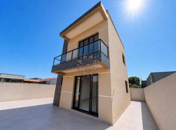 Casa · 90m² · 2 Quartos · 2 Vagas · Sobrado em Guaratuba, amplos ambientes, a 100m da