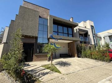 Casa · 240m² · 3 Quartos · 2 Vagas · Casa em condomínio no Umbará