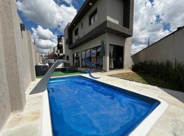 Casa · 240m² · 3 Quartos · 2 Vagas · Casa em condomínio no Umbará