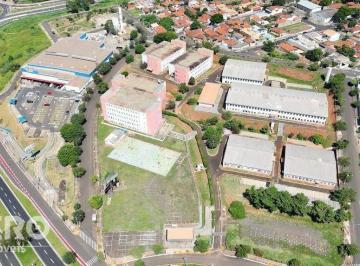 eba547ede78d4abf5dfbb06a518444b6149f701d · Conjunto Comercial (prédios, salas, salões)