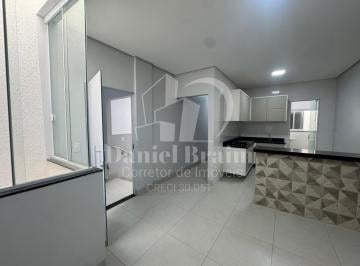 Foto 01 · Apto com 2 quartos, sendo 1 suíte na Vila Dulce