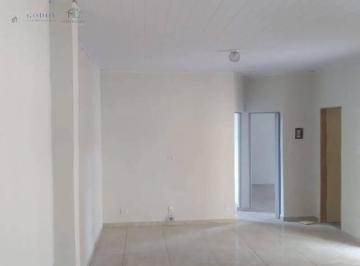 Casa · 2 Quartos · Casa Nova de Fundos em Excelente Localização
