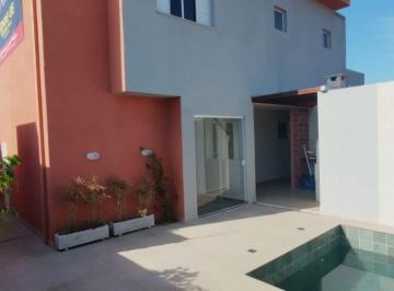 Casa de 2 quartos, Itanhaém · Casa com 2 quartos e piscina em Itanhaém.