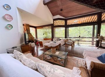 Casa de 5 quartos, Petrópolis · Casa à venda dentro de condomínio em Itaipava