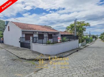 Foto 02 · Casa térrea a 300m da praia averbada disponível para venda