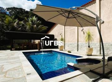 Casa · 174m² · 3 Quartos · Seu novo lar em Pirenópolis espera por você! Casa com piscina, amplo terreno e excelente localização