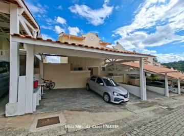 Casa de 3 quartos, Cotia · Sobrado semi-geminado com corredor lateral e 3 vagas (diferencial). Condomínio com lazer!