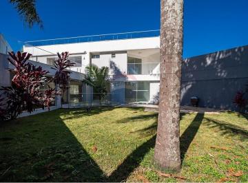 Casa · 514m² · 3 Quartos · 5 Vagas · Luxuosa Casa no Hugo Lange: Seu Refúgio dos Sonhos