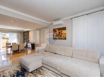Casa · 184m² · 3 Quartos · 2 Vagas · Casa de Alto Padrão em Condomínio Fechado – Santo Inácio/Curitiba