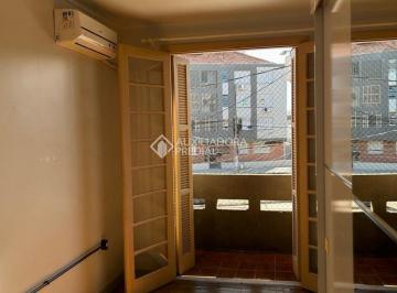 Apartamento · 58m² · 2 Quartos · APTO DE 2 DORMITÓRIOS COM SACADA E REFORMADO.