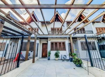 Casa · 102m² · 3 Quartos · 2 Vagas · Otimo sobrado com 3 dormitórios sendo 2 suites no bairro Guaruja