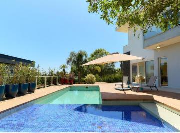 Casa de 4 quartos, Curitiba · Luxo, Espaço e Natureza para Quem Entende Valor: Residência Única no Passaúna