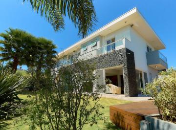 Casa de 4 quartos, Curitiba · Luxo, Espaço e Natureza para Quem Entende Valor: Residência Única no Passaúna
