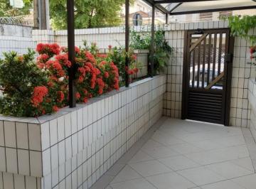 Apartamento · 98m² · 2 Quartos · 1 Vaga · Vendo Apartamento p/ reforma de 2 dormitórios, suíte e garagem fechada no Embaré