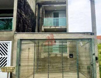 Casa · 125m² · 3 Quartos · 2 Vagas · Sobrado à venda com 3 dormitórios, suíte, varanda e churrasqueira em Jandira