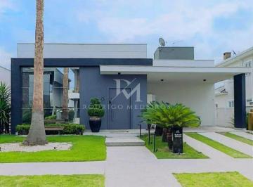 casa-com-3-quartos-a-venda-420m-no-santa-regina-camboriu-17755897927311.webp · Casa em Condomínio mobiliada com 3 quartos em Santa Regina, Camboriú
