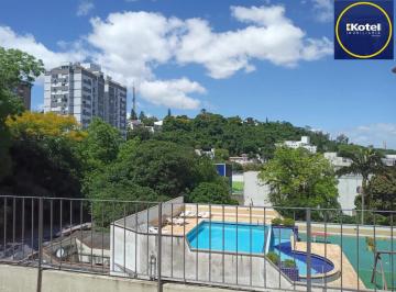 Apartamento · 149m² · 2 Quartos · 1 Vaga · Cobertura de 2 quartos, 2 banheiros e 1 vaga de garagem no bairro Menino Deus