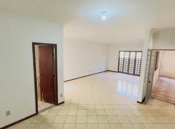 Casa · 210m² · 3 Quartos · 4 Vagas · Casa em Jardim 31 de Março, Mogi Mirim/SP de 210m² 3 quartos para locação R$ 2.500,00/mes