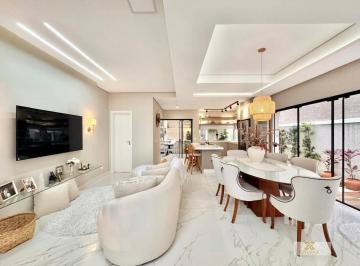 Casa · 169m² · 2 Quartos · 2 Vagas · Sobrado Mobiliado em condomínio clube.