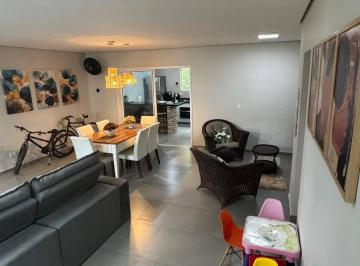 Casa · 270m² · 3 Quartos · 2 Vagas · Lindíssimo sobrado de Condomínio em Maresias.