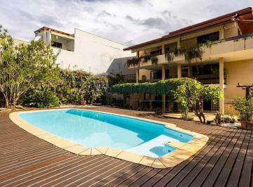 Casa · 650m² · 5 Quartos · 4 Vagas · Casa de Alto Padrão para Alugar no Lago Sul com 5 Suítes e Lazer