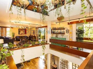 Casa · 650m² · 5 Quartos · 4 Vagas · Casa de Alto Padrão para Alugar no Lago Sul com 5 Suítes e Lazer