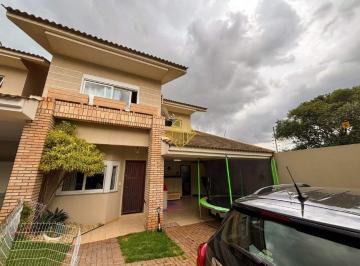 Casa · 136m² · 2 Quartos · 2 Vagas · Sobrado em Condomínio Fechado no Country