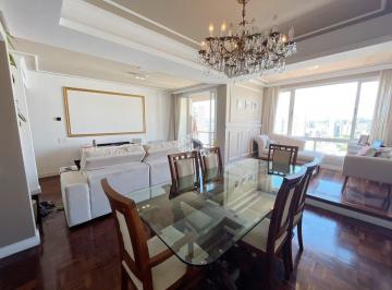 Apartamento · 171m² · 3 Quartos · 1 Vaga · Apartamento reformado de 03 quartos, sendo 01 suíte e 01 vaga de garagem no bairro Centro Histórico