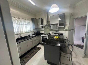 Casa · 250m² · 4 Quartos · SOBRADO COM 3 QUARTOS SENDO 1 SUITE CLOSET - VILLA AZUL