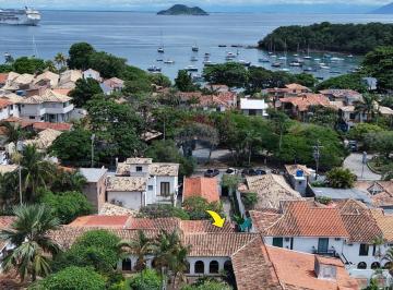Apartamento · 27m² · 1 Quarto · 1 Vaga · Duplex à Venda no Condomínio Village de Búzios – Frente à Praça dos Ossos a 100 metros da Praia e da