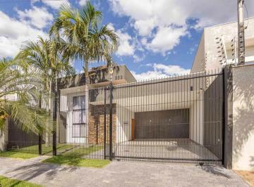 Fachada · Casa com espaço e conforto.