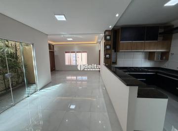 Casa · 190m² · 3 Quartos · 3 Vagas · Casa residencial com 3 quartos sendo 1 suíte disponível para venda no bairro Alto Umuarama em Uberlâ