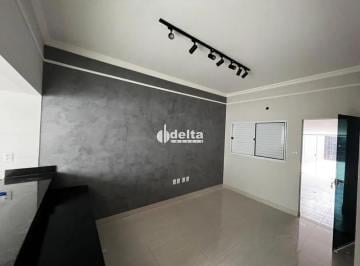 Casa · 70m² · 2 Quartos · 3 Vagas · Casa com 2 quartos disponível para venda no bairro Shopping Park em Uberlândia-MG.